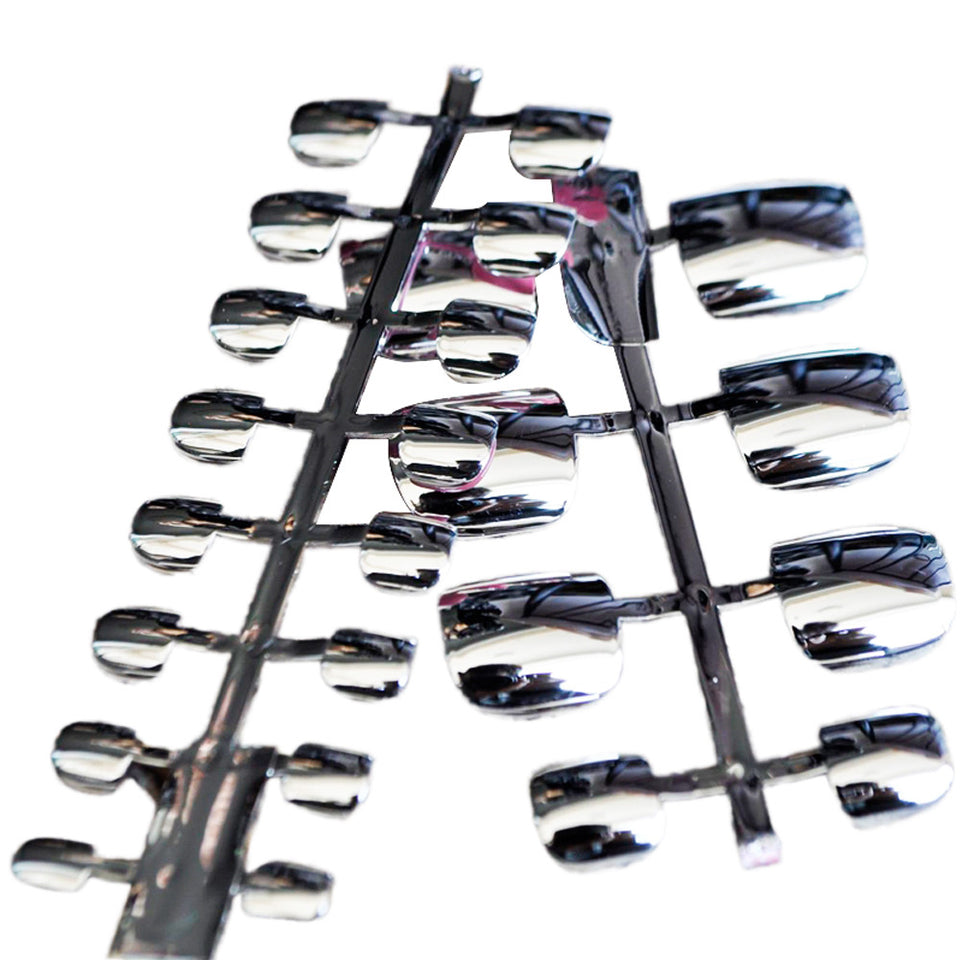 silver nails; acrylic nails; metallic nails; metallic false nails; metallic fake nails; silver metallic nails; fake nails; press on nails; mirror nails; artificial nails; glue on nails; 